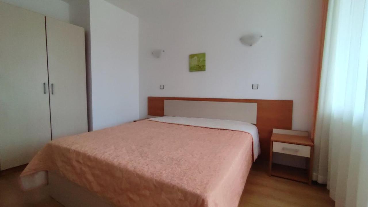 Апартамент Полюси 2 Sunny Beach Ngoại thất bức ảnh